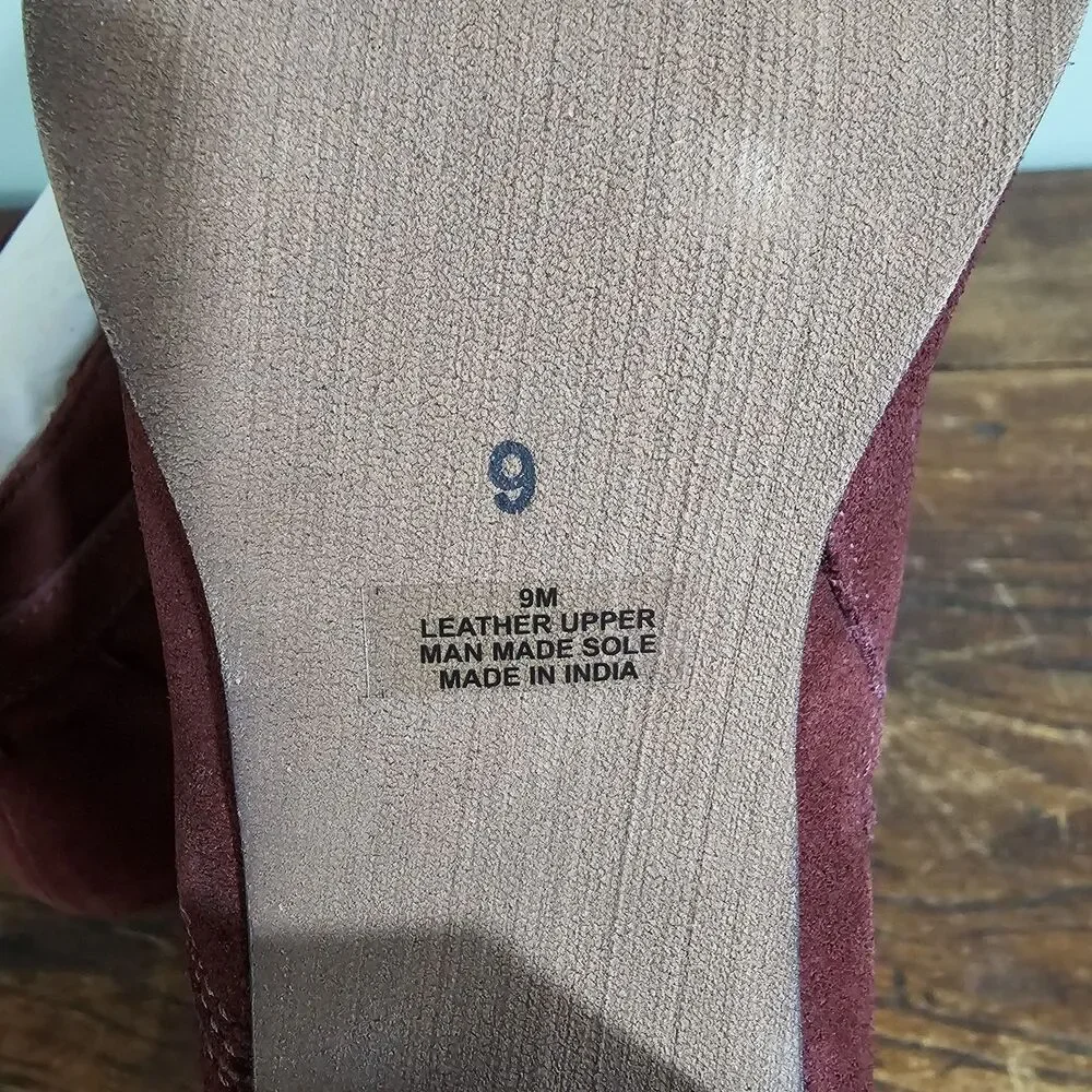 Diba Sleek Burgundy Almond Toe‎ Suede Bootie Size 9